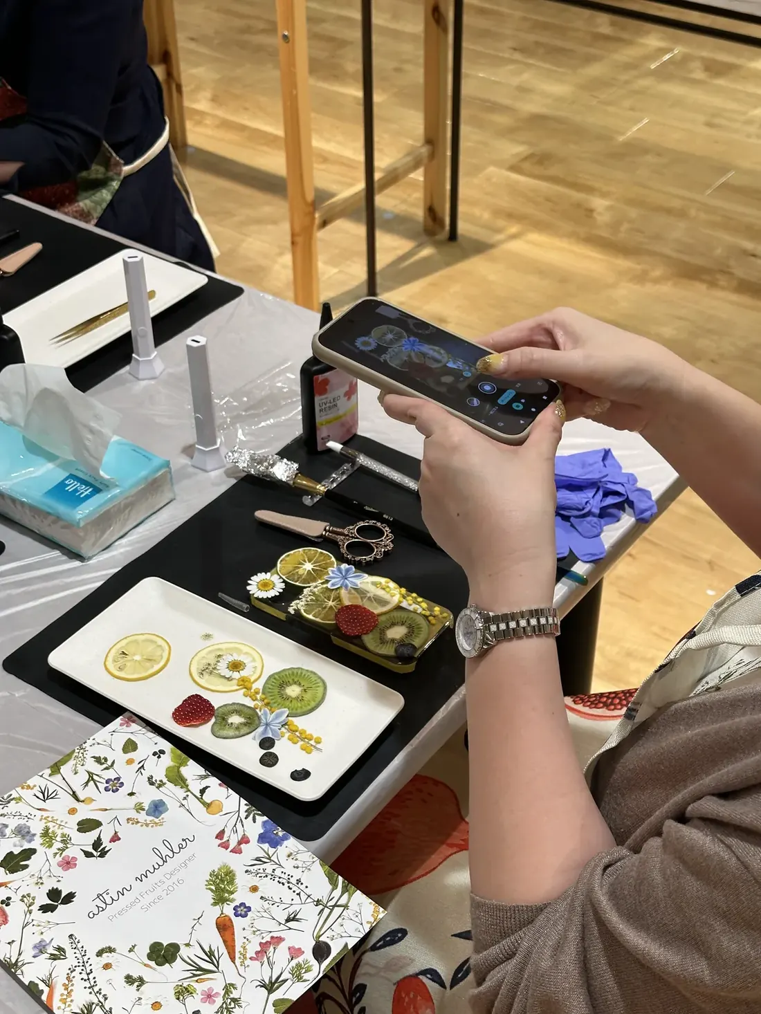 スマホケース制作の様子